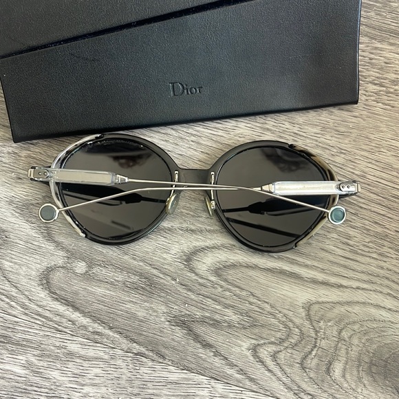 Christian Dior umbrage sunglasses - Picture 4 of 9
